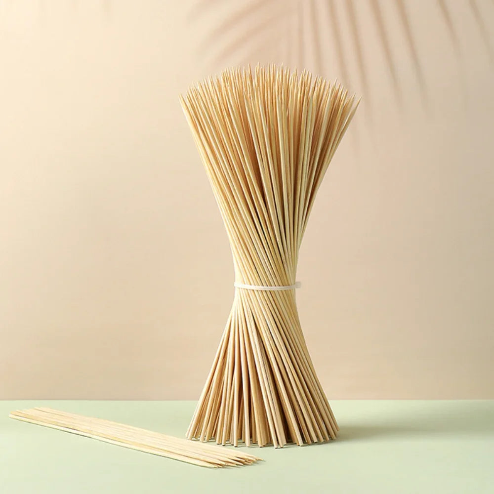 Natural Bamboo Skewers for BBQ，Appetiser，Fruit，Cocktail，Kabob，Chocolate Fountain，Grilling，Barbecue，Kitchen，Crafting and Party. Φ=4mm, More Size Choices 6.5"/15"/20"/25"/30"(80-100 PCS)