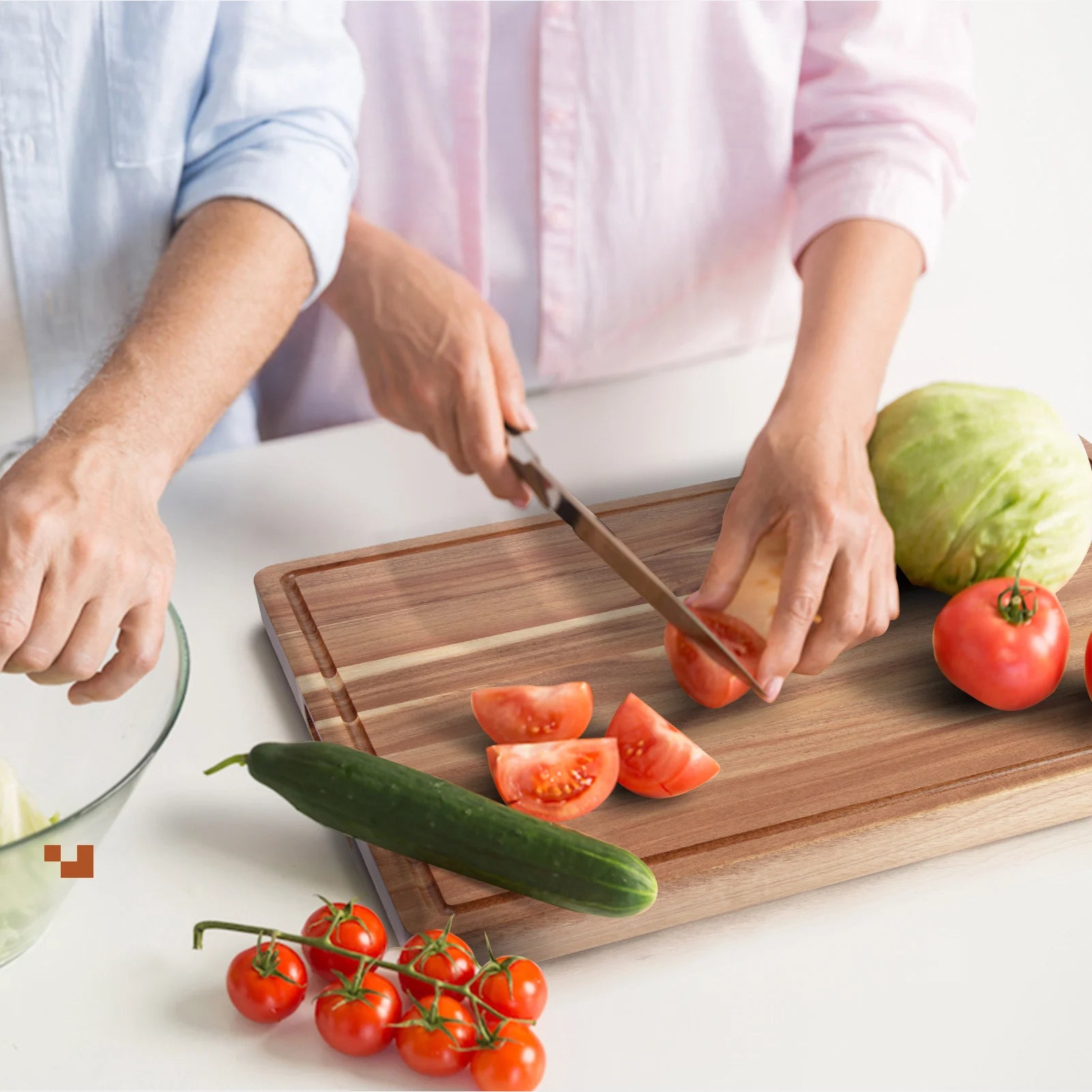 Large Acacia Wood Cutting Board for Kitchen, 17x12 Inch Reversible Wooden Chopping Board Charcuterie Board with Juice Grooves and Handle for Meat, Cheese, Vegetables, Fruits, Bread
