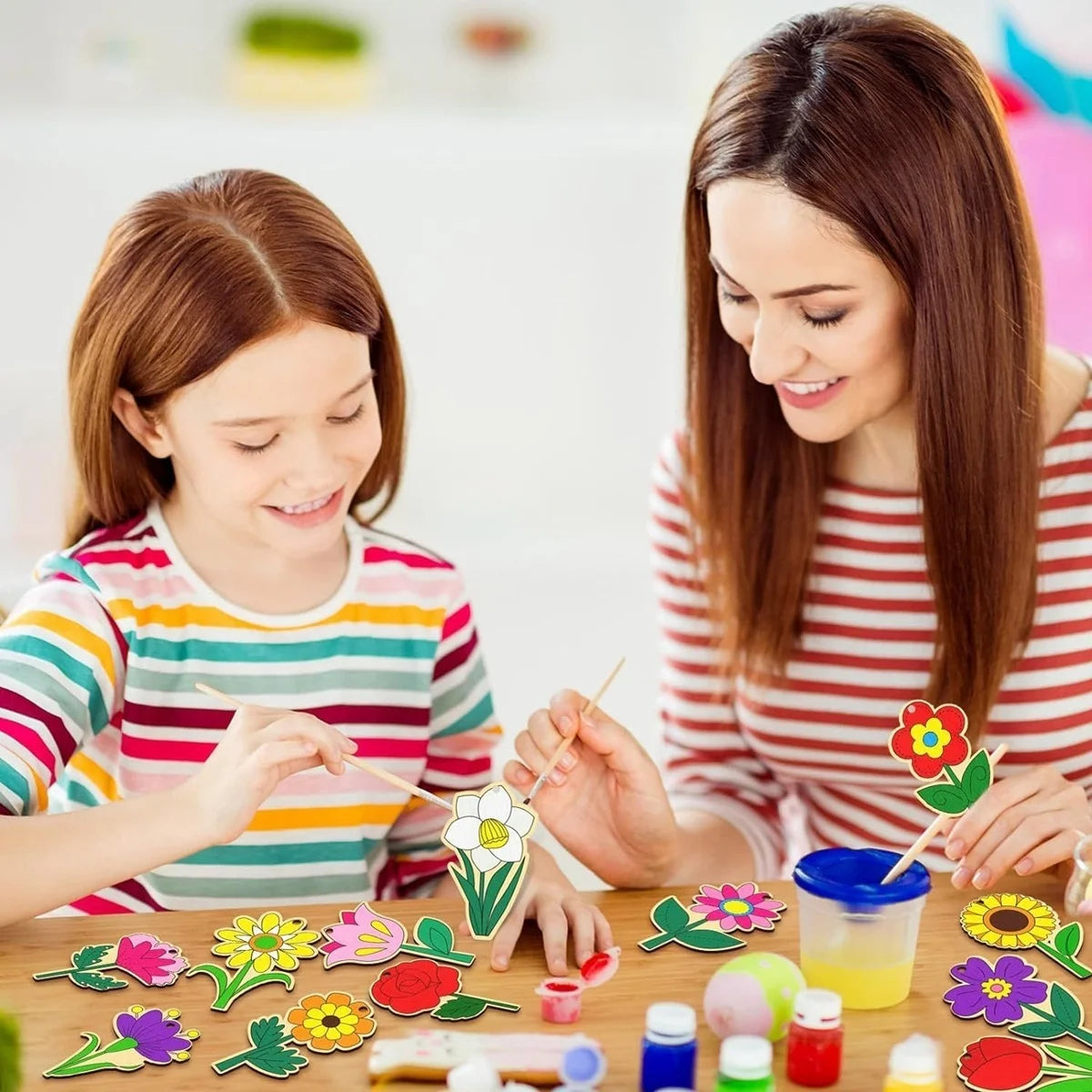 12pcs Unfinished Wood Spring Flowers Cut Outs, Kids' Handmade Cutouts Flowers Craft Blank Wooden Art Crafts Flowers Decoration Flower Handicraft for Kids Home School Party Ornaments