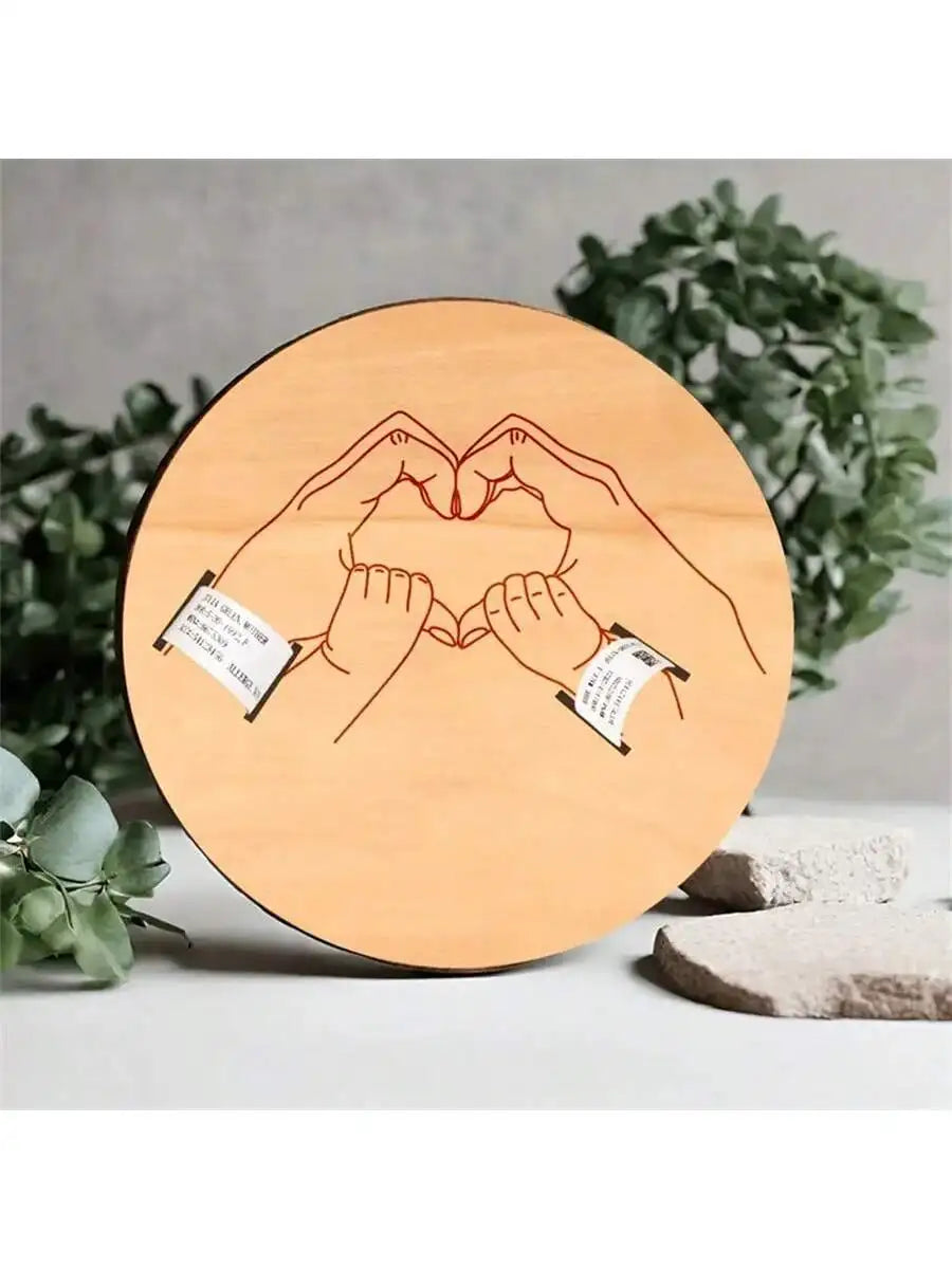 Newborn Baby Announcement Sign, Wooden Engraved Baby Birth Hospital Bracelet Holder Hello World Newborn Announcement Board Welcome Baby Shower Decor